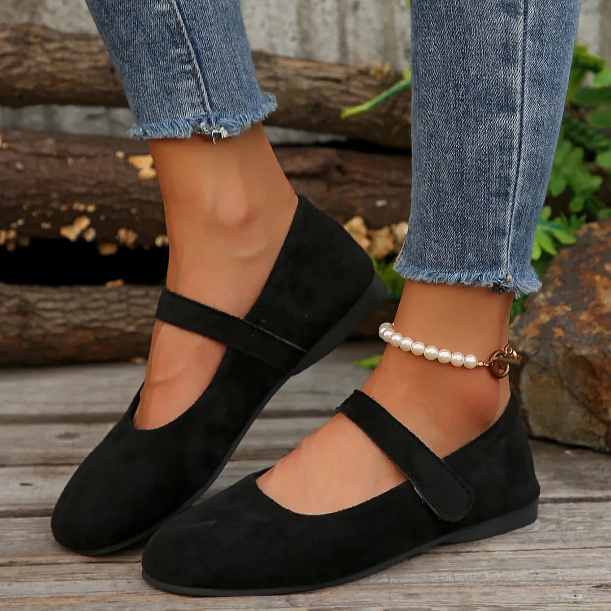 Noir Suede Leather Flats