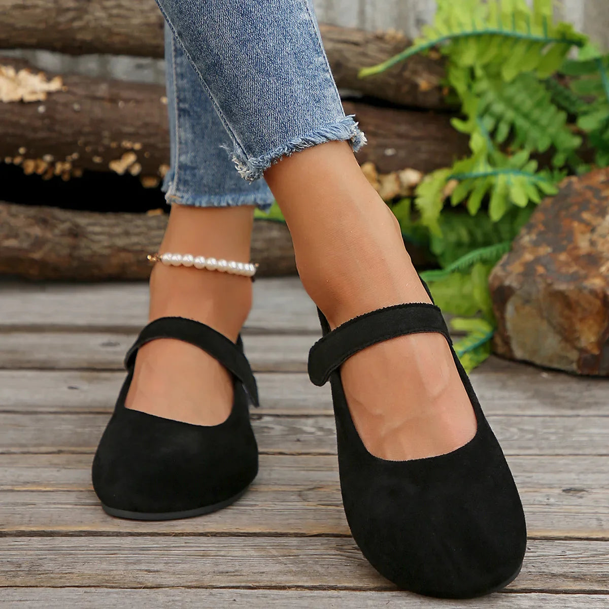 Noir Suede Leather Flats